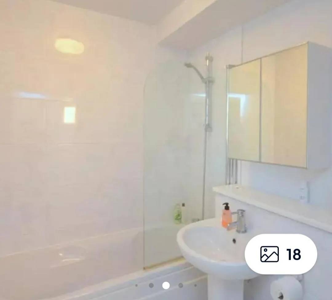 דוסברי Penthouse Apartment - Free Garaged Parking - Balcony - Gym